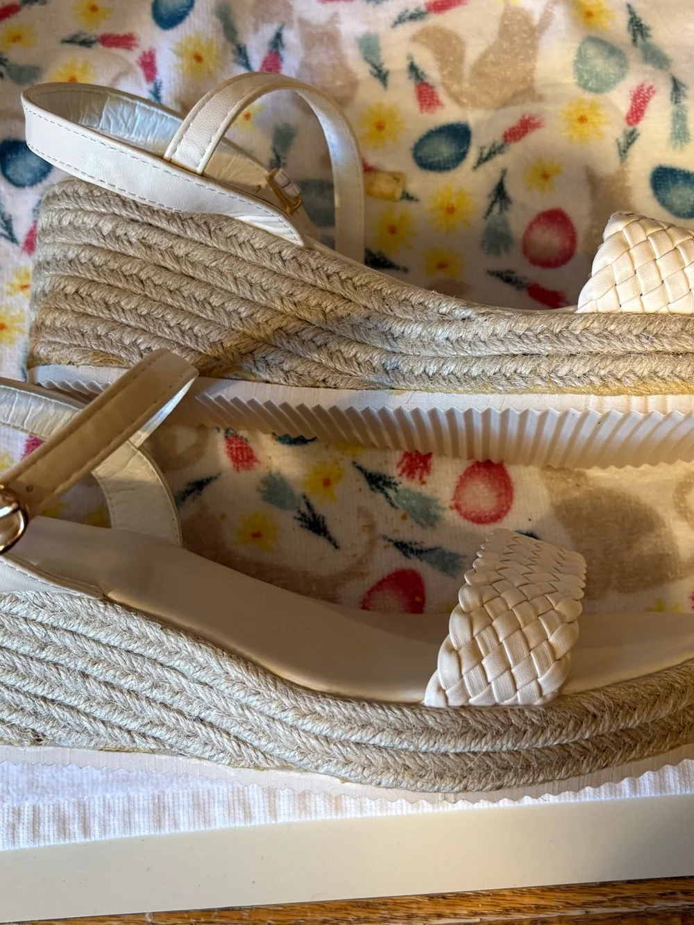 Womens Cream Wedge Sandals Espadrille